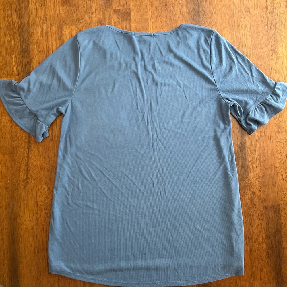 Blue Ribbed Ruffle Sleeve Top | Womens Medium | Soft Stretch Tee |Green Envelope - Picture 4 of 7